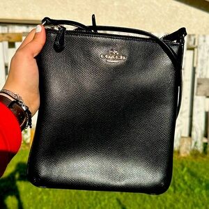 Coach Vintage Black Pebbled Leather Crossbody Messenger Bag